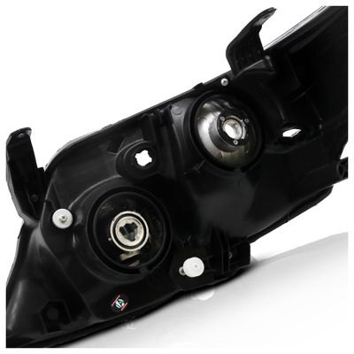 Farol-Principal-Toyota-SW45